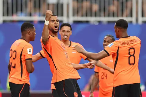 انقلب السحر على الساحر.. منتخب هولندا يضرب السويد بخماسية في كأس العالم